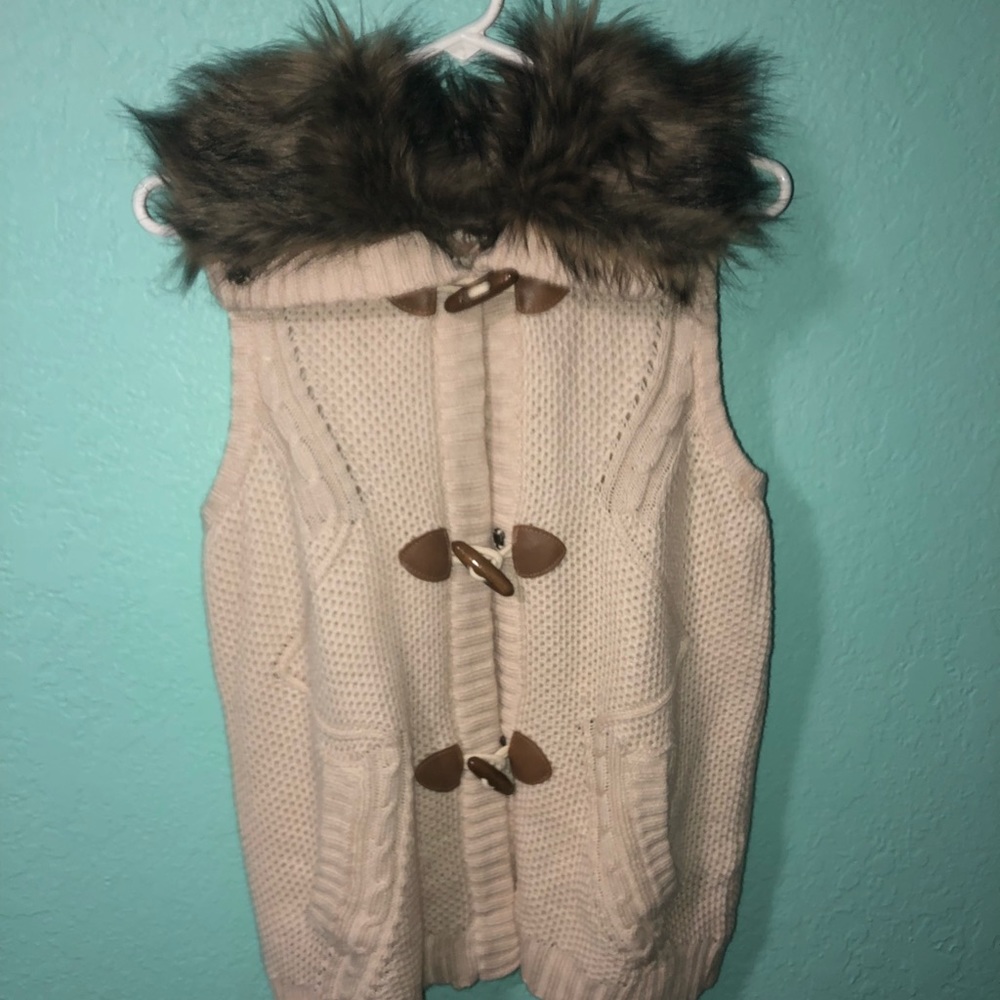 Sweater vest